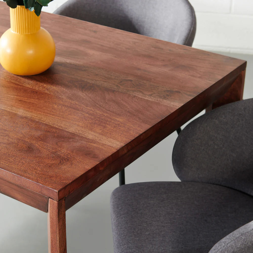 Six-eight-seater dining table made of solid acacia wood