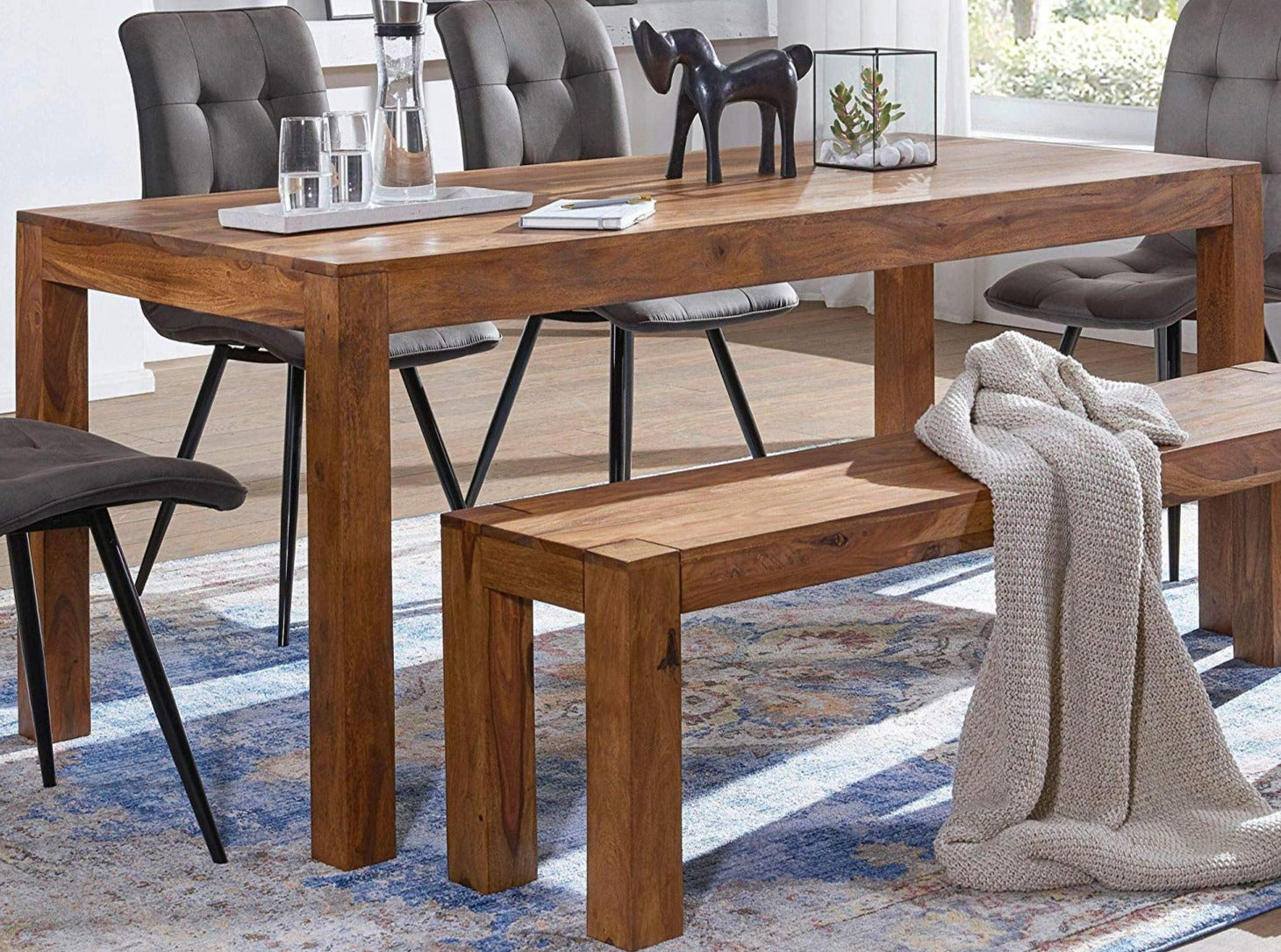 Six-seater dining table made of solid sheesham wood