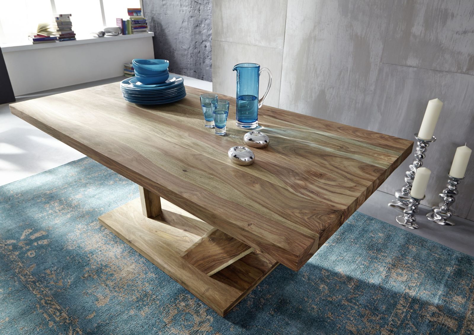 Six-seater dining table made of solid sheesham wood